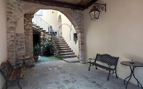 Lo Stemma Guest House